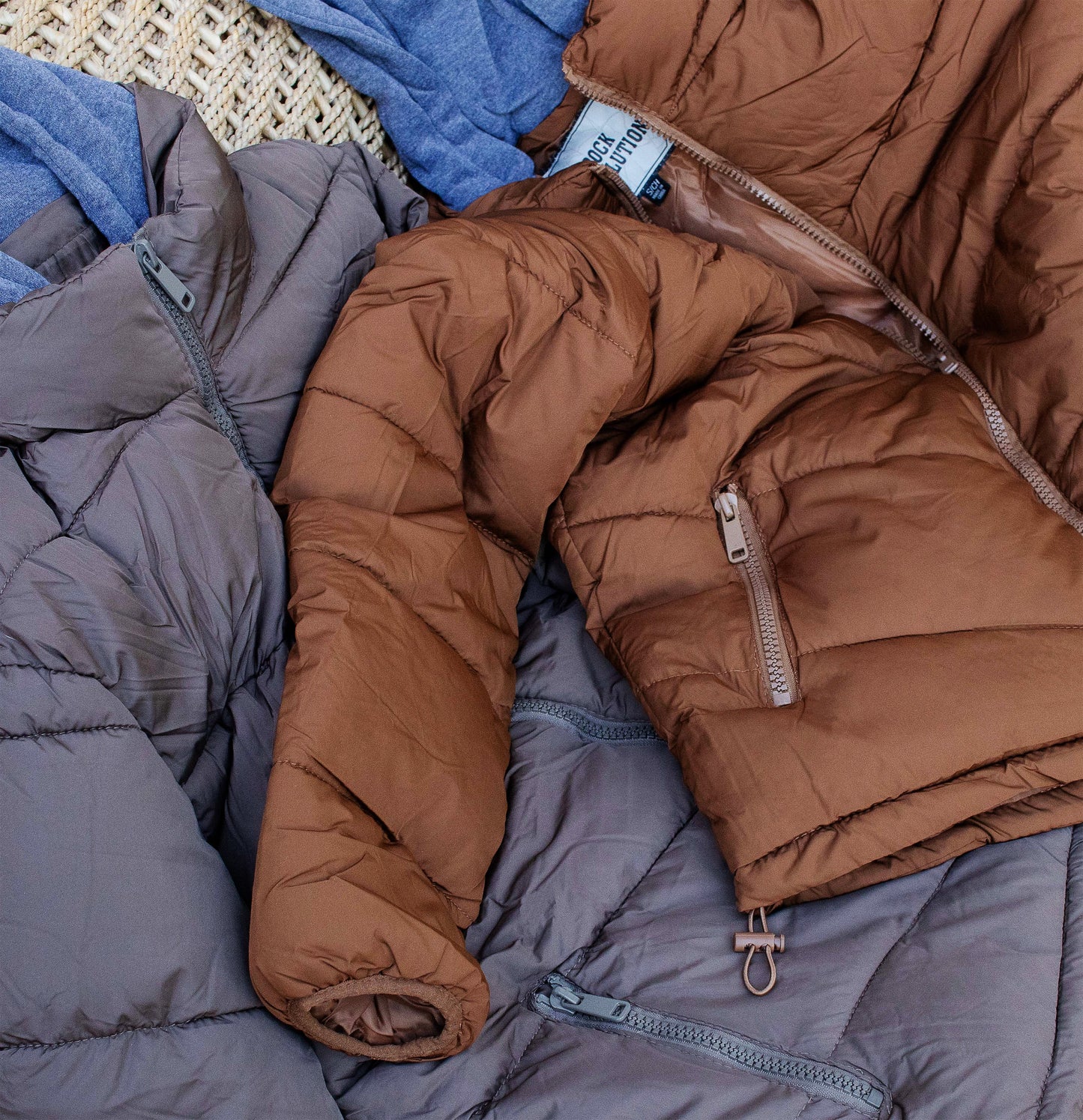 Herren Hooded Warm Winter Wholesale Coats in verschiedenen Farben und Größen - Bulk Case von 12 Winter Jacken